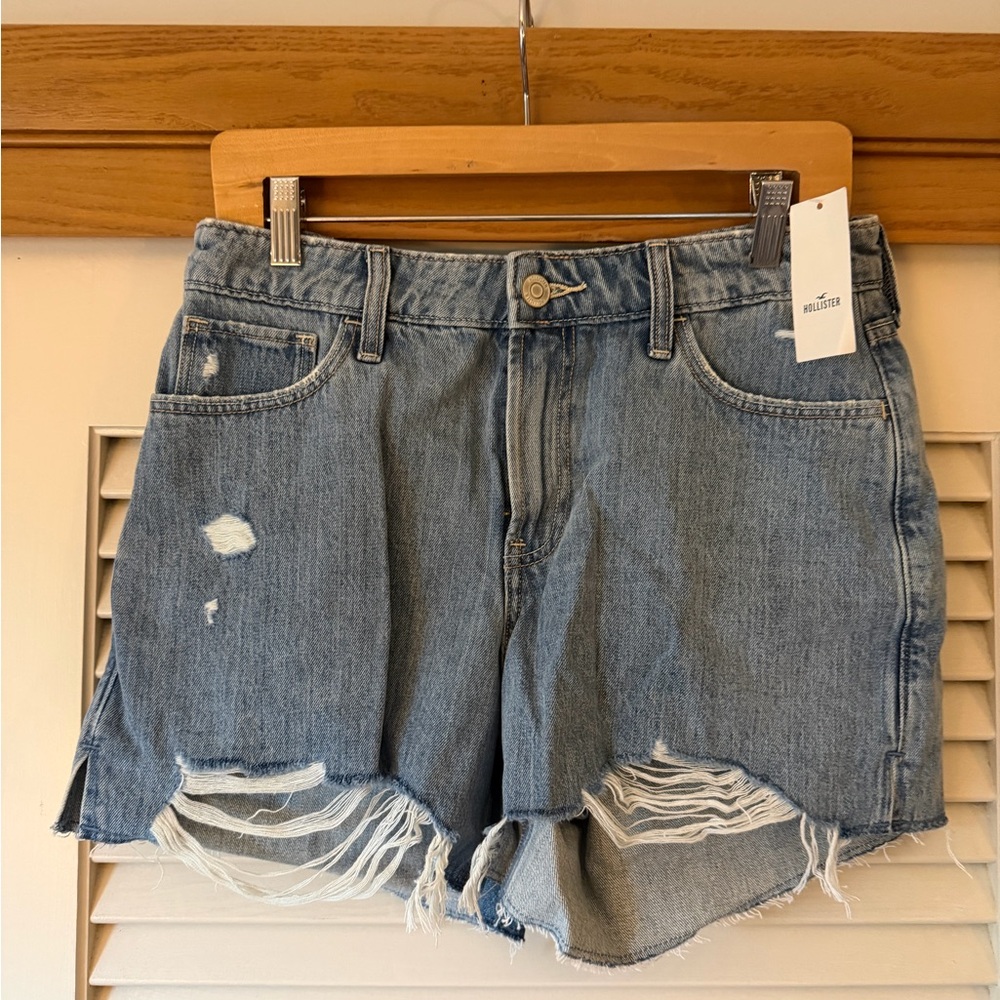 Hollister Women's Ripped Jean Shorts - size 4